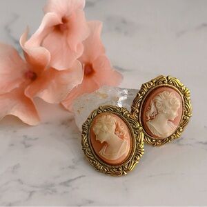 Vintage Cameo Earrings